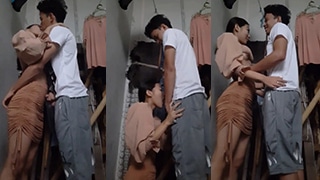 Adek Kakak Terjebak Nafsu Saat Rumah Sepi