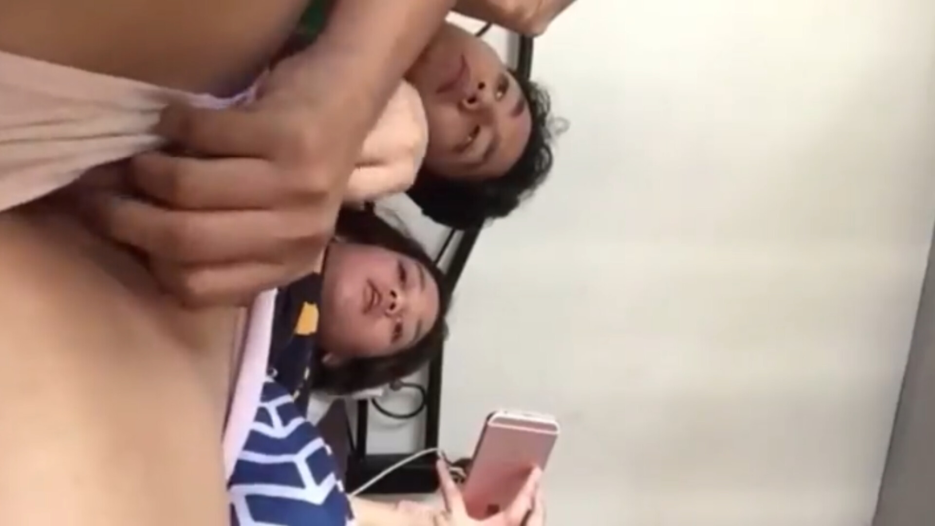 Kesempatan Adik Kakak Mesum Saat Rumah Sepi | Bokep Saudara Mesum