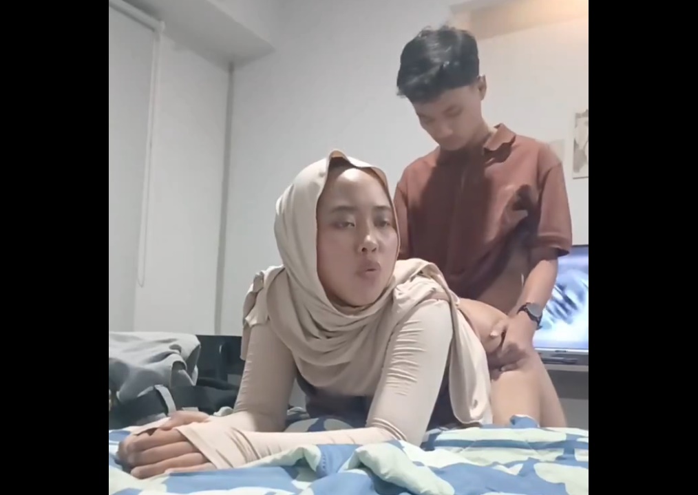 Jilbab Sangat Menikmati