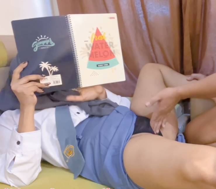 Saat Belajar, Abangku Mengganggu-ku