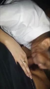 Binor dipaksa nyepong di mobil